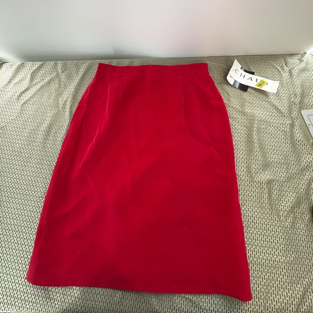 NWT Chaus 100% Silk Fully Lined Red Skirt Size 6